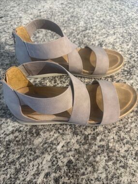 Women's Wide-Cross Taupe Sandals - Comfortable Everyday Slide